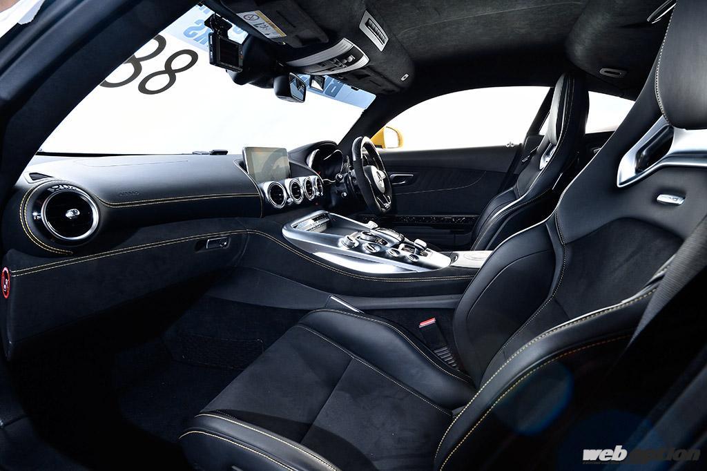 「「もはや公道を走るスーパーGTマシン！」最強すぎるメルセデスAMG GT改ワイドボディ仕様と遭遇」の10枚目の画像