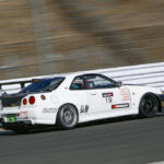 「「かつての筑波名物GT-Rを富士で試す！」圧倒的な速さを見せつける超バランス仕様のBNR34」の3枚目の画像ギャラリーへのリンク