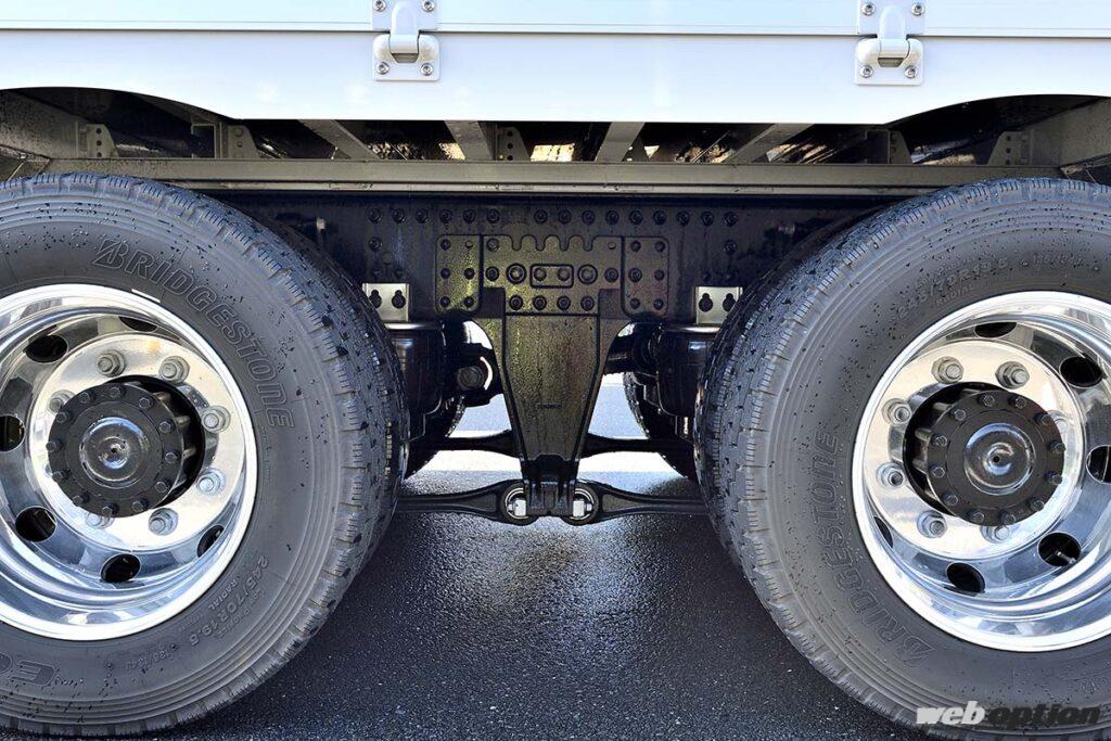 「「その走り心地はまるで高級SUV!?」ラーマン山田が最新最強の大型トラックで攻める！」の7枚目の画像