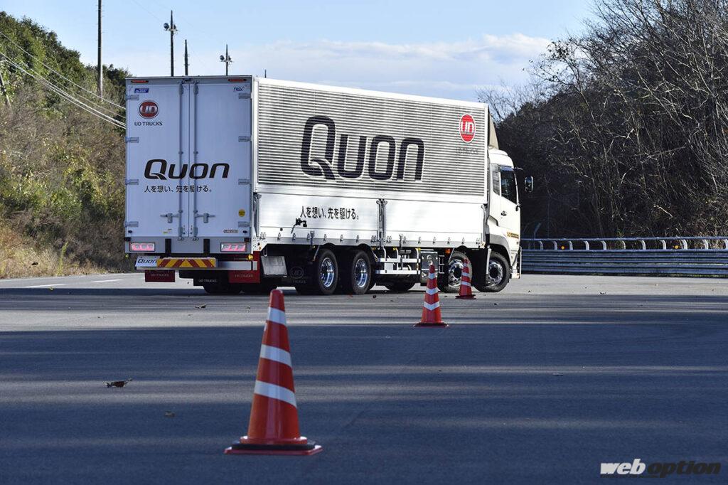 「「その走り心地はまるで高級SUV!?」ラーマン山田が最新最強の大型トラックで攻める！」の19枚目の画像