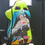 「「限定39脚のセミバケだと!?」初音ミク仕様のユーロスターIIが衝撃的すぎる件について【東京オートサロン2023】」の1枚目の画像ギャラリーへのリンク