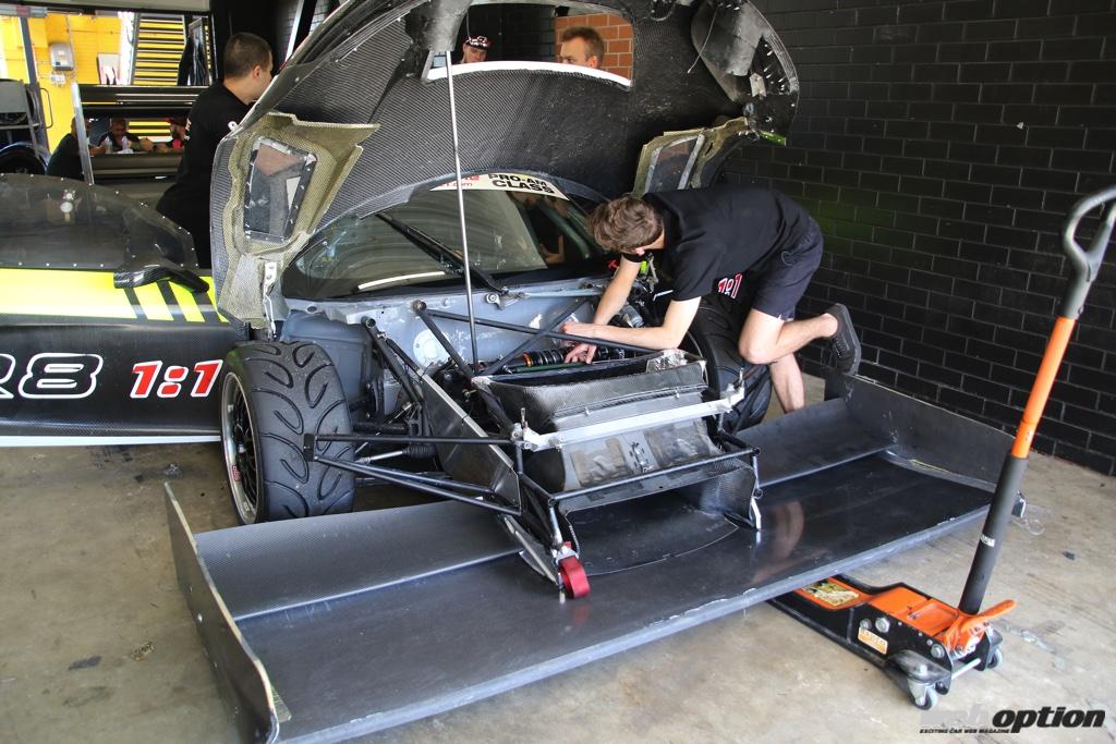 「「世界最強のアウディR8改、現る」GT3カーの事故車を格安購入して魔改造!?」の3枚目の画像