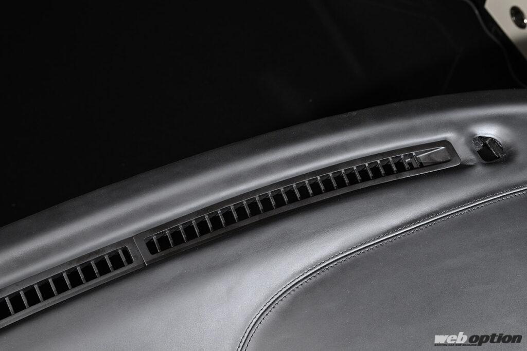 「「BNR32新品ダッシュボード復活！」純正形状を完全再現したリプロダクト品が登場【東京オートサロン2024】」の4枚目の画像