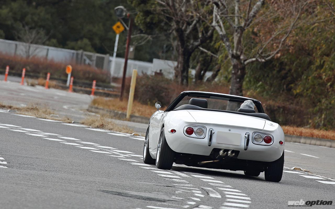 「「幻のボンドカーが日本の公道に堂々降臨！」ロッキーオートの新作『2000GT』に緊急試乗!!」の16枚めの画像