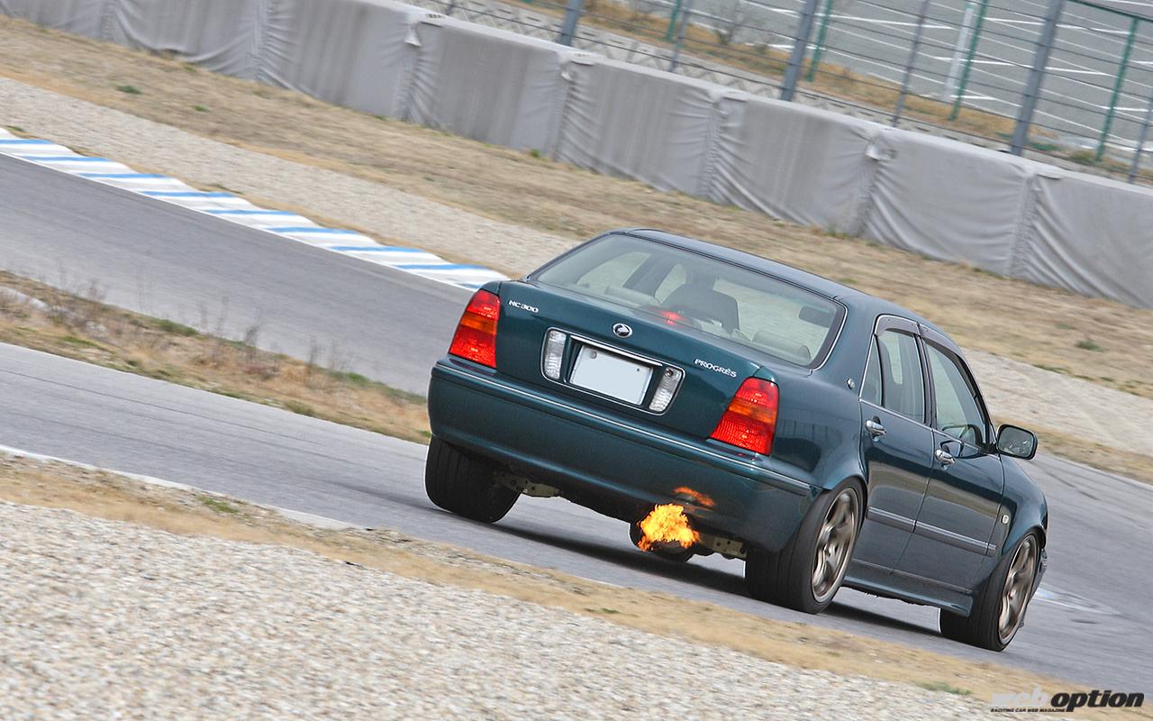 「「小さな高級車プログレが超覚醒！」500馬力の悶絶FRサーキット仕様、見参」の3枚めの画像