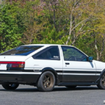 「「このハチロクの輝きはなんなの!?」6速MT化にドライカーボン・・・AE86究極レストモッドを公開!!」の1枚目の画像ギャラリーへのリンク