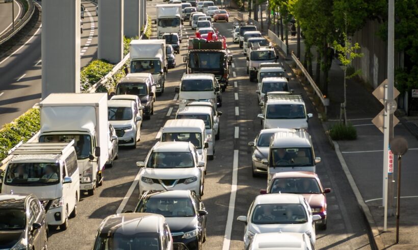 渋滞する道路のようす