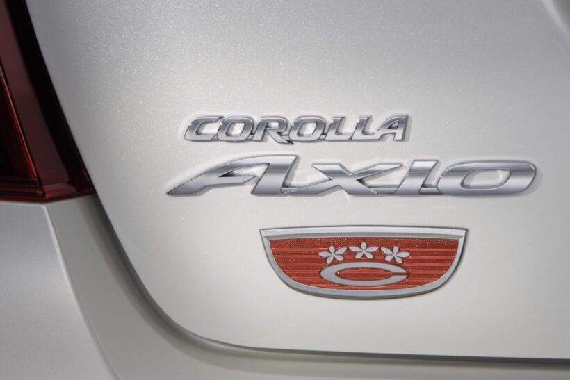 トヨタ・カローラ50周年記念車「カローラ・ハイブリッドG“50リミテッド”」