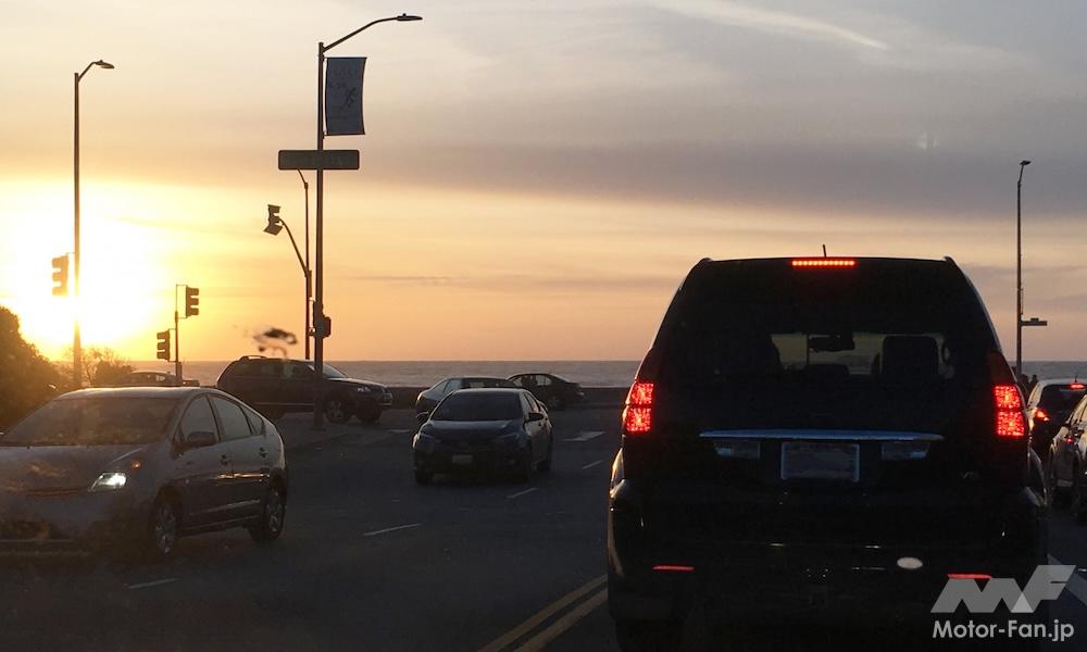 眩しい夕焼けのようす