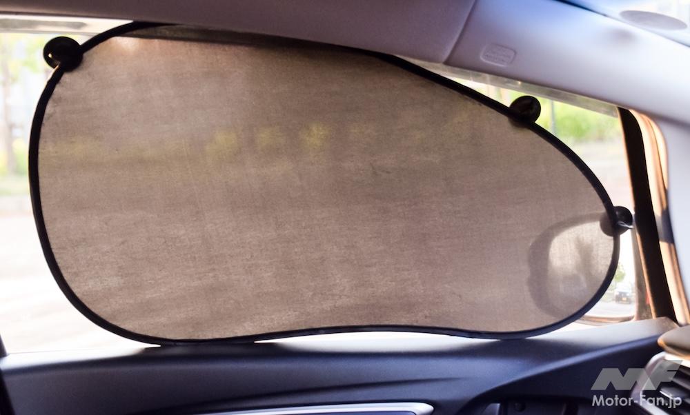 助手席に取り付けられたサンシェードの写真