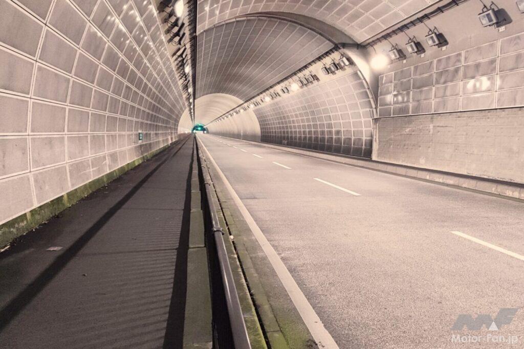 トンネル内部の写真