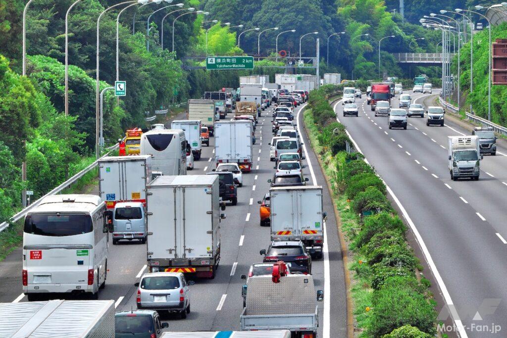 高速道路の渋滞のようす