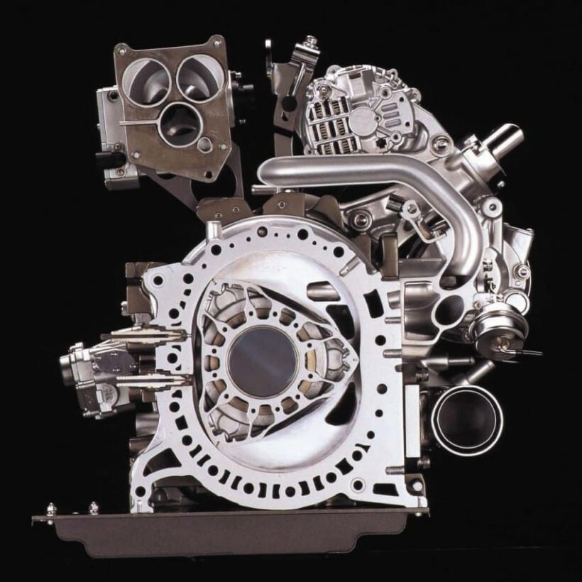 「RX-8」搭載のロータリーRENESISエンジン