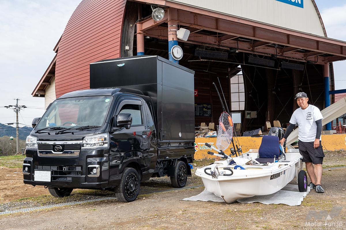 海釣り用ボートを格納できる軽トラ『ハイゼットジャンボ』のカーゴ