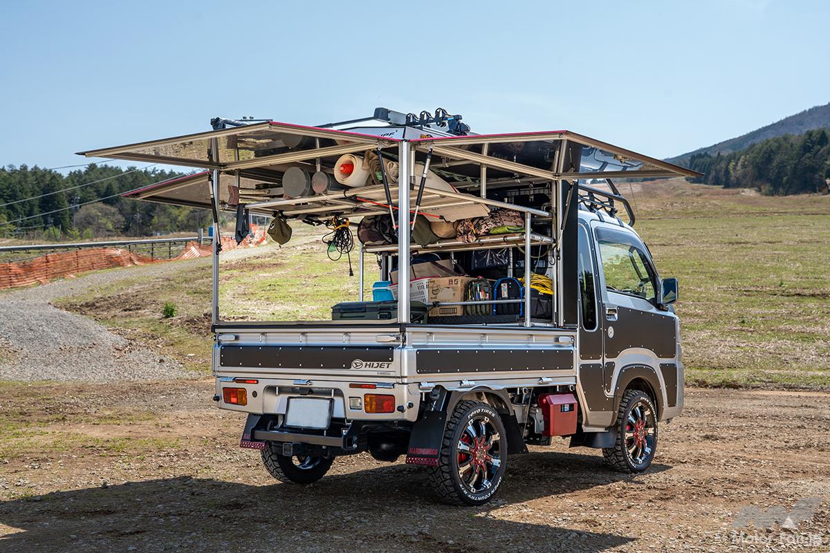 カギ付きハードボックスは信頼性抜群！ デカールカスタムでタフに