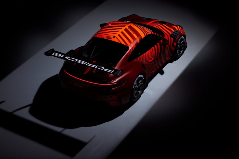 新型ワンメイクレーシングカー「ポルシェ 911 カップ」のエクステリア。