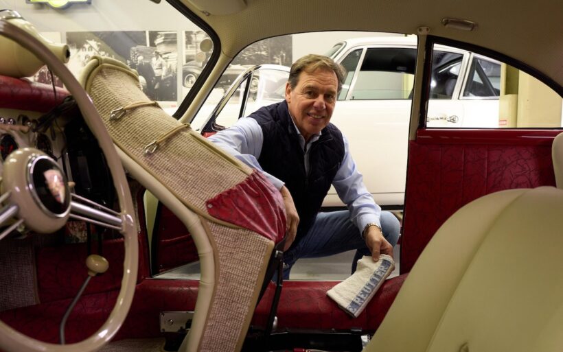 航空業界で働いて来たヘンク・スピンは、レストアのために1958年型「ポルシェ 356 A クーペ」を購入。レストア作業を開始すると、通常モデルとの違いに気がついたという。