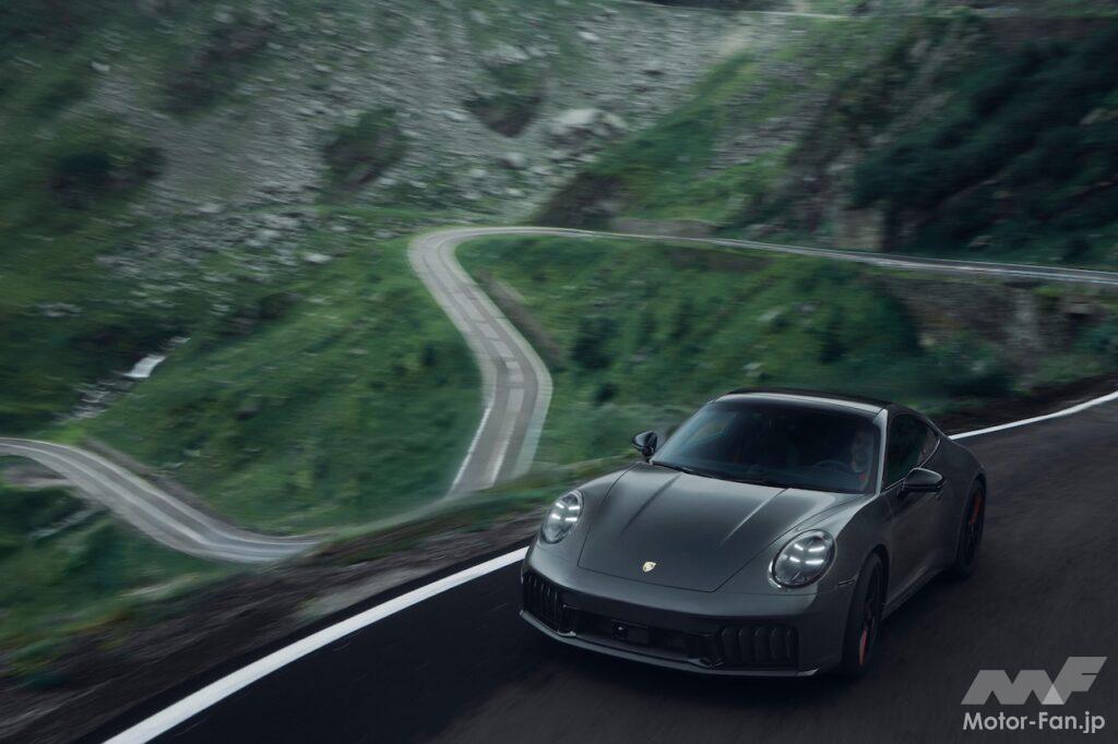 トランスファガラシャンを走行する「911 カレラ 4 GTS “トリビュート トゥ トランスファガラシャン”」。