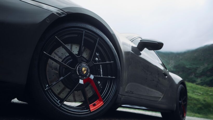 「911 カレラ 4 GTS “トリビュート トゥ トランスファガラシャン”」のエクステリア。