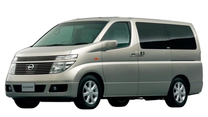 )2002年にデビューした2代目「エルグランド」