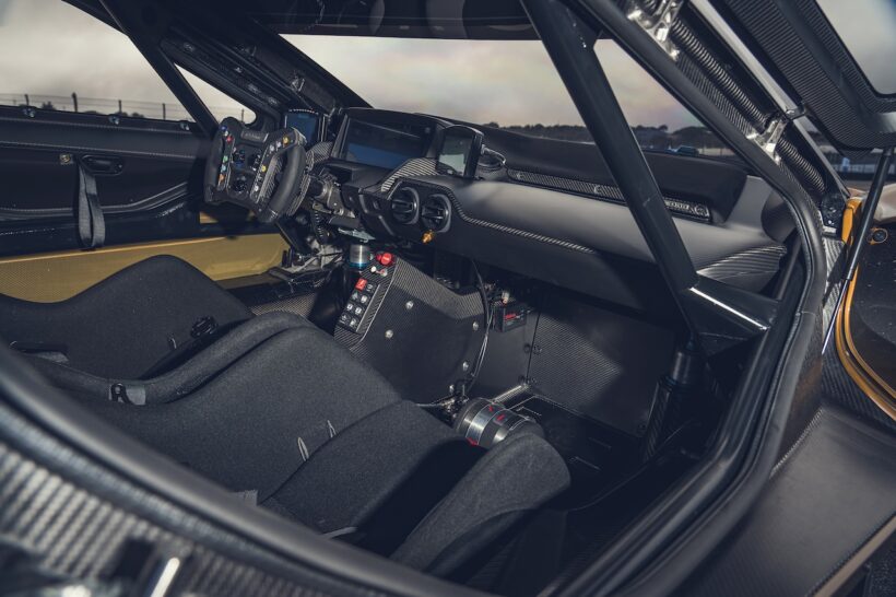 サーキット専用車「フォード GT Mk IV」のコクピット。