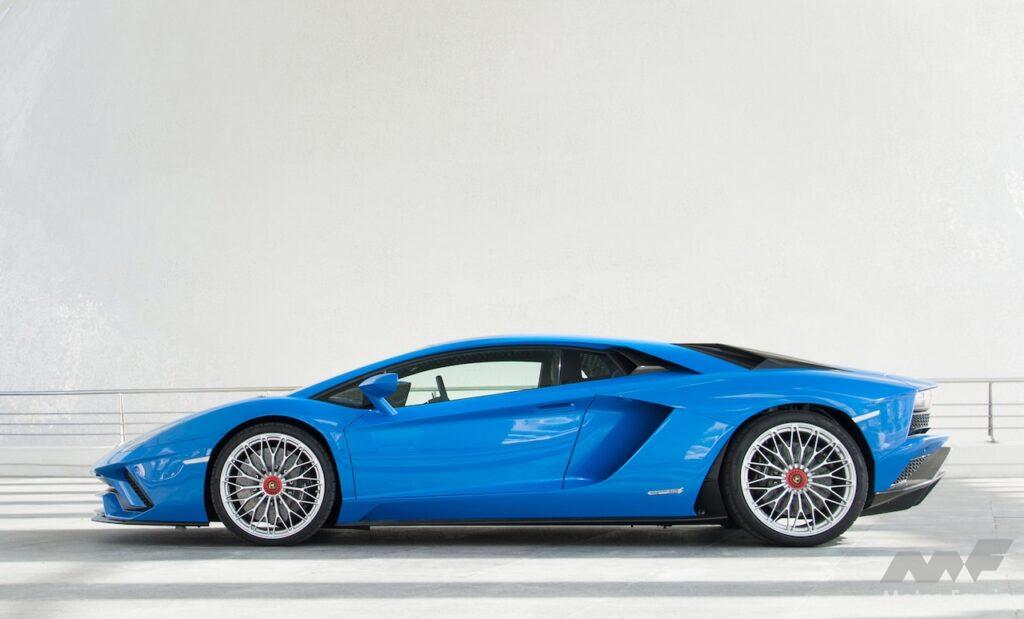 アヴェンタドール S