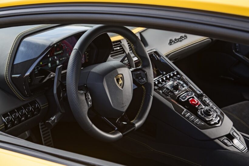 アヴェンタドール S