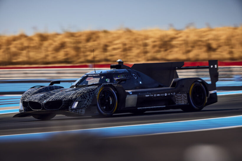 ポール・リカール・サーキットでテストを行う2026年仕様の「BMW M ハイブリッド V8」。