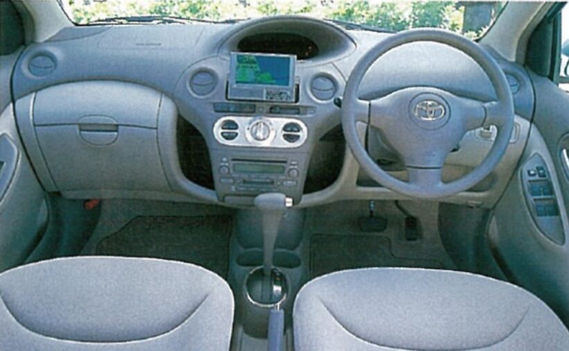 トヨタ「プラッツ」