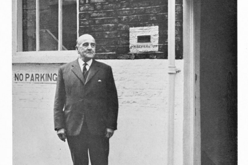 1968年8月、創業の地に佇むW.O.ベントレー