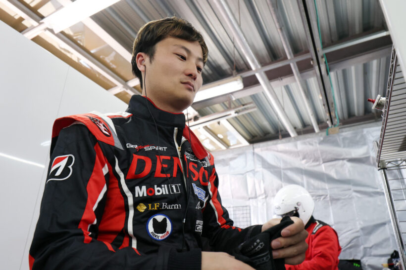 「GR ヤリス DAT コンセプト」はシフトノブの代わりにセレクターが搭載されている。24時間耐久などの長丁場では、Dレンジで走ることもあると語った山下健太選手。