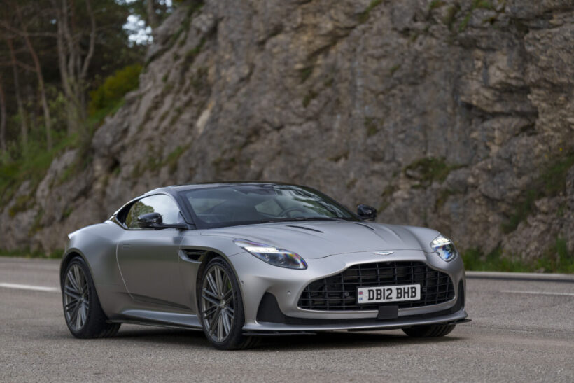 アストンマーティンは、映画「007 ゴールドフィンガー」でジェームズ・ボンドが「DB5」をドライブしたことで世界の注目を浴びた（写真は最新モデルのDB12)。