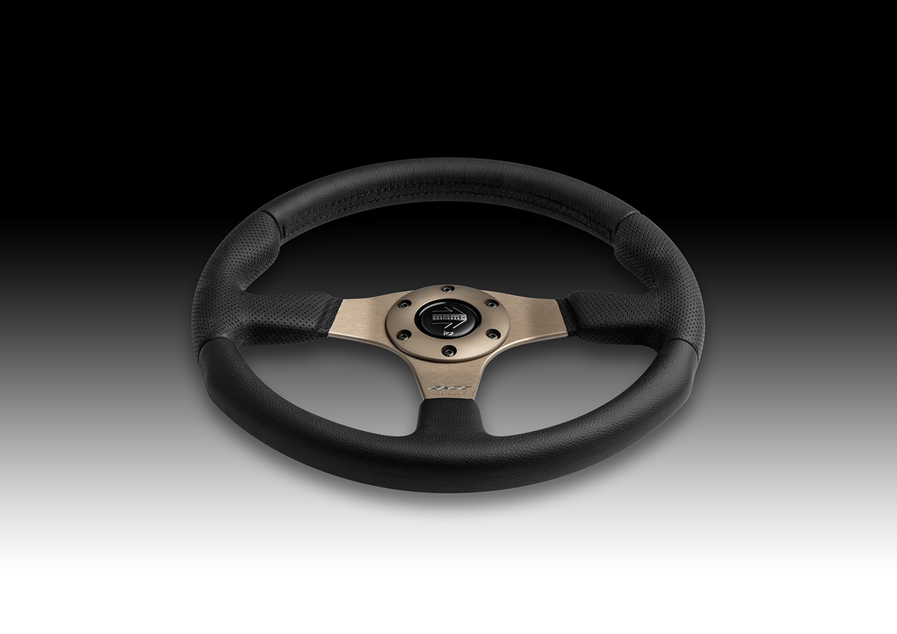 日本限定モデルからグローバル展開モデルへ！」30年の時を経て