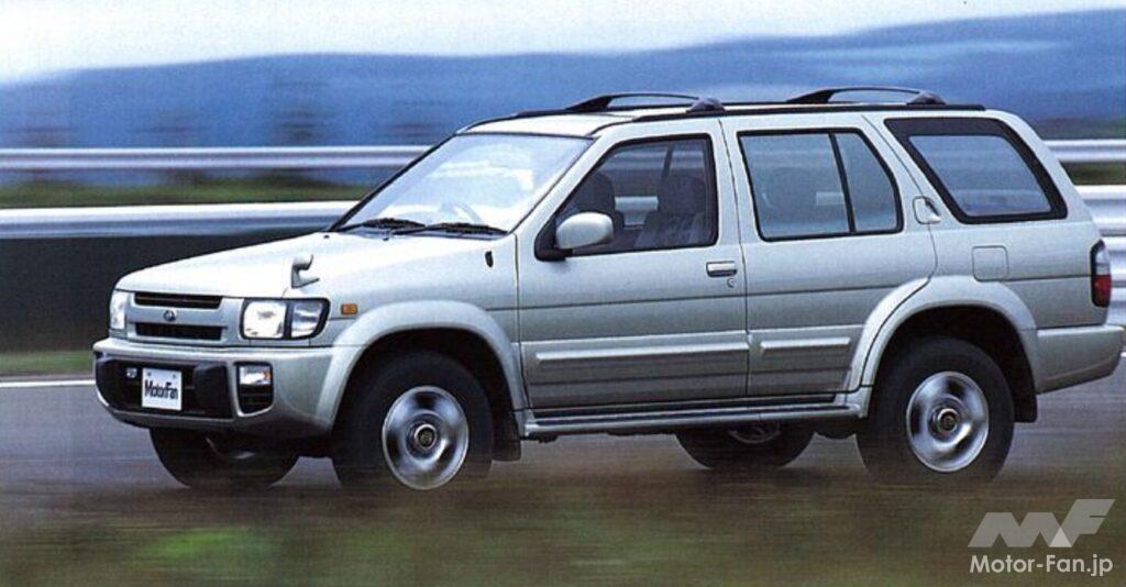 日産「テラノ・レグラス」のサイドビュー