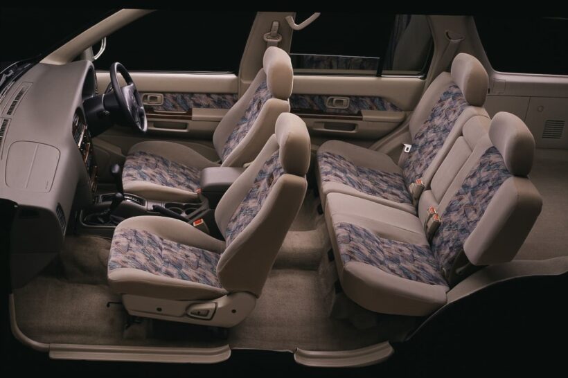 日産「テラノ・レグラス」のシート