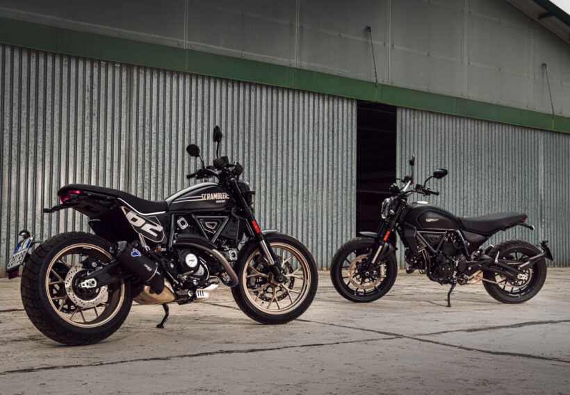 01 - MY25_SCRAMBLER_DARK-FULL_THROTTLE_UC702899b