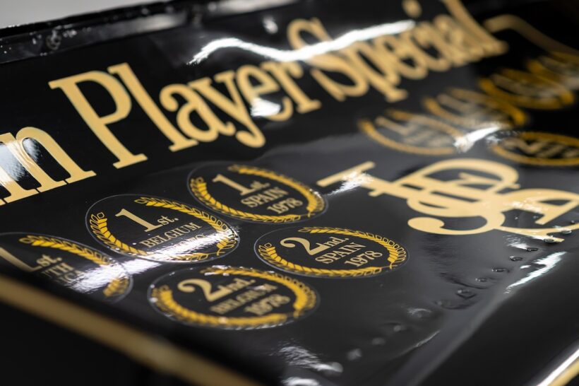 クラシック・チーム・ロータスを訪れたヤン・ラマース。