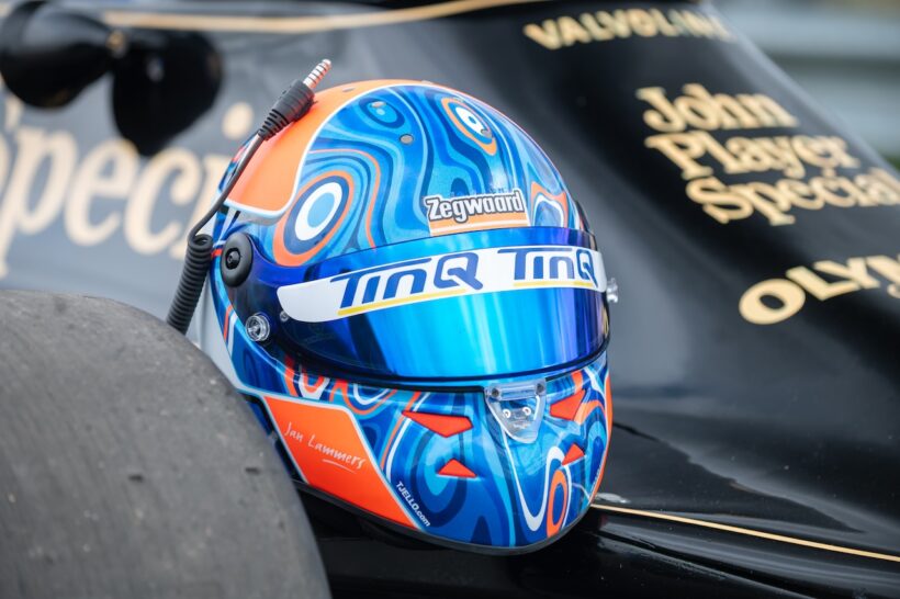 自身がかつてテストドライブしたロータス タイプ79と対峙したヤン・ラマース。