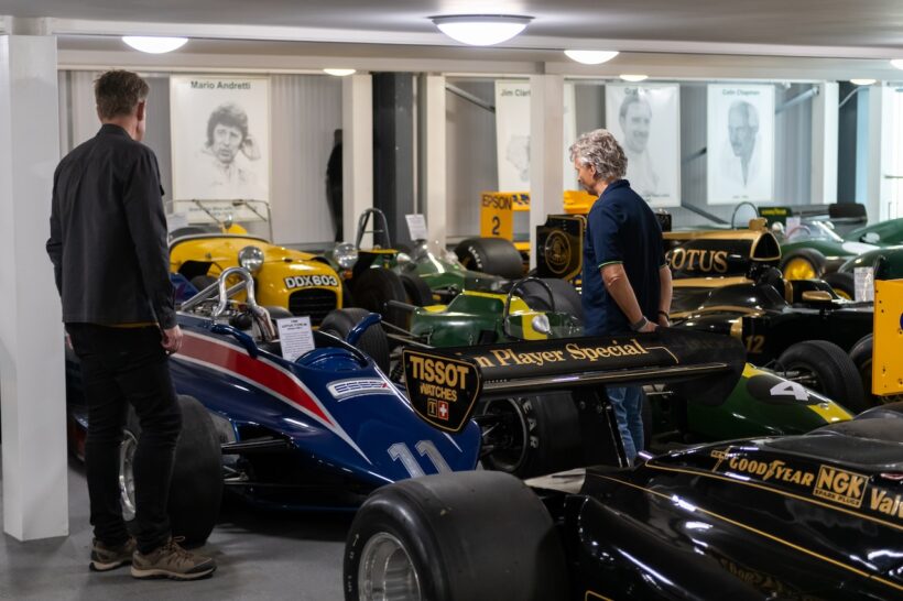 クラシック・チーム・ロータスを訪れたヤン・ラマース。