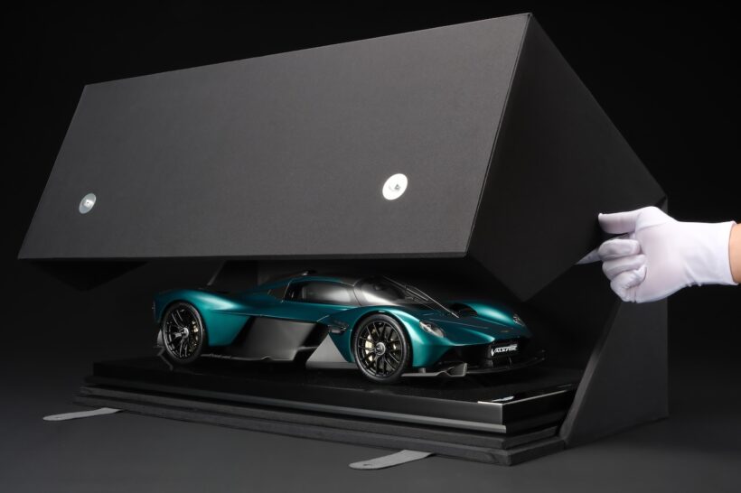 アマルガム・コレクションの「1/8 アストンマーティン ヴァルキリー」。