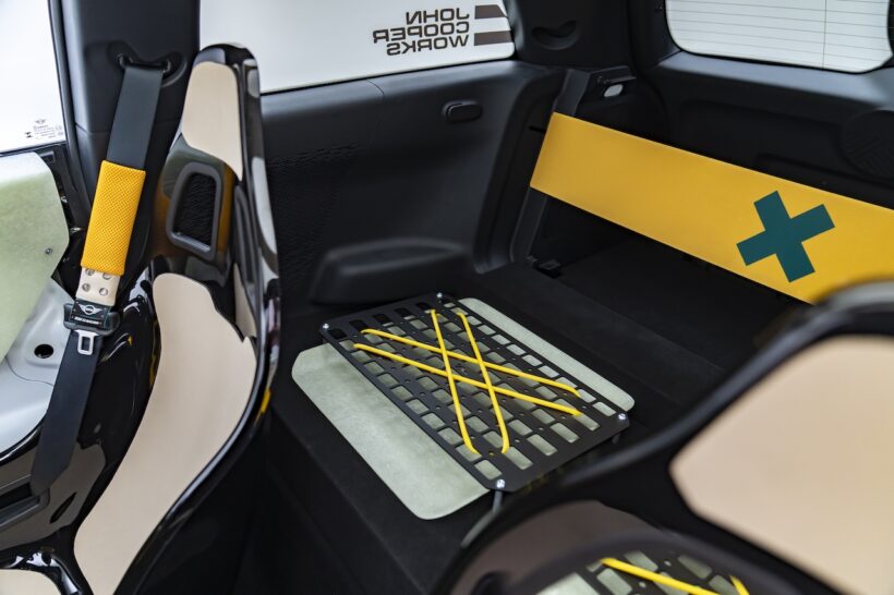 デウス エクス マキナが手がけた「MINI ジョン クーパー ワークス エレクトリック “スケグ”」。