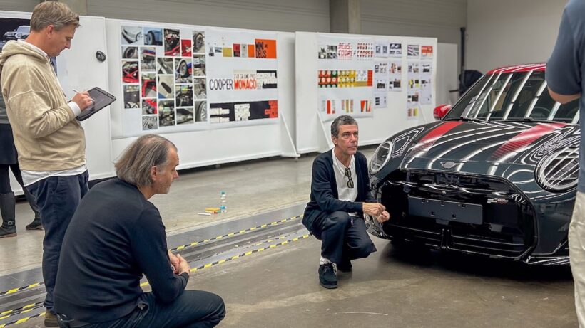 MINIとデウス エクス マキナによるコラボレーションモデル「スケグ（Skeg）」と「マキナ（Machina）」の製作風景。