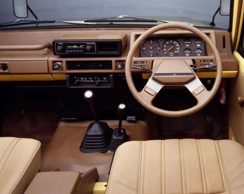 初代サファリのコクピット