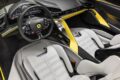 新型プラグインハイブリッドスーパースポーツ「フェラーリ 849 テスタロッサ スパイダー」のコクピット。
