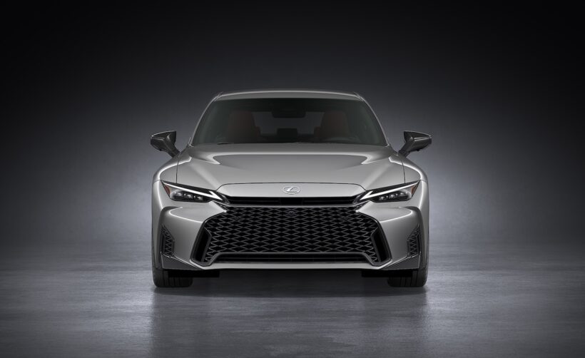 内外装を刷新した「レクサス IS」改良新型のエクステリア。