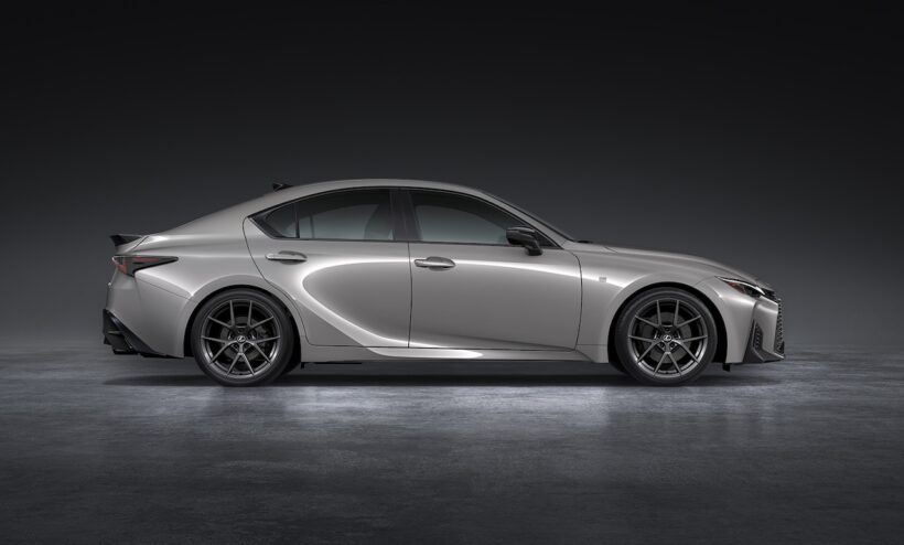 内外装を刷新した「レクサス IS」改良新型のエクステリア。