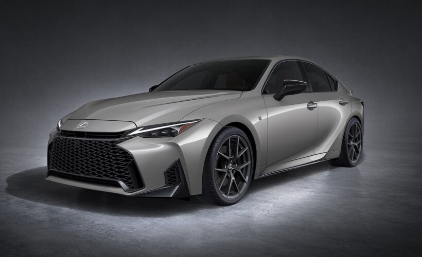 内外装を刷新した「レクサス IS」改良新型のエクステリア。
