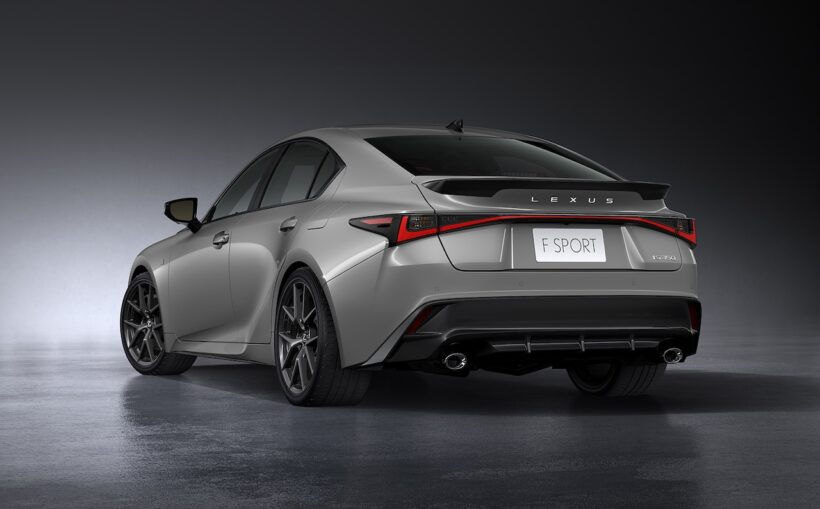 内外装を刷新した「レクサス IS」改良新型のエクステリア。