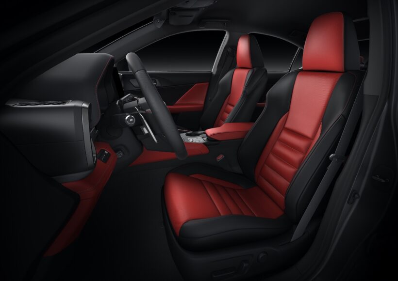 内外装を刷新した「レクサス IS」改良新型のインテリア。