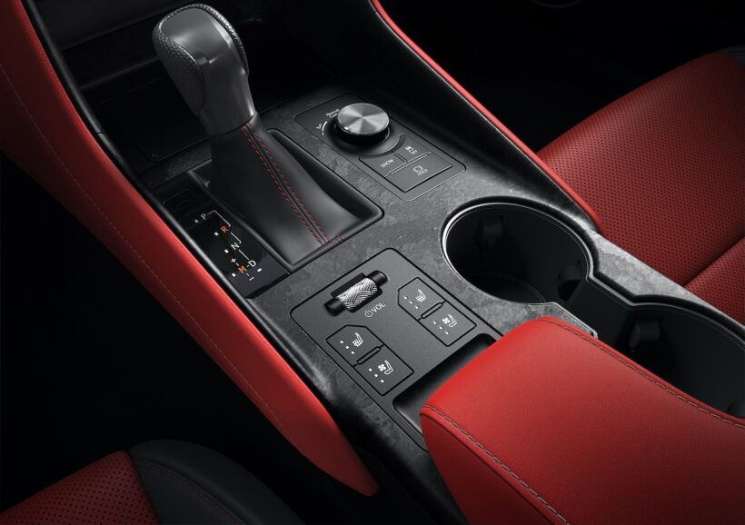 内外装を刷新した「レクサス IS」改良新型のインテリア。